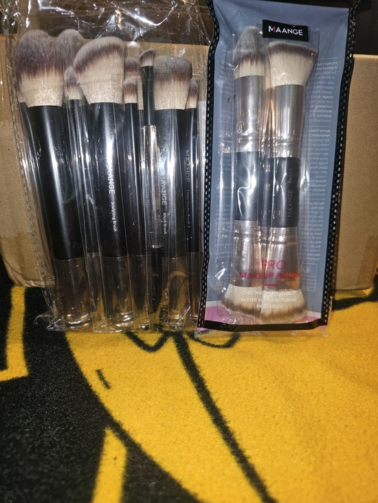 Other - MAANGE Professional Makeup Brush Set - Black Handles, Silver Ferrules